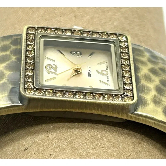 Bronze Tone Hammered Cuff Bracelet Bangle Quartz Women's Watch Needs Battery - Picture 7 of 9